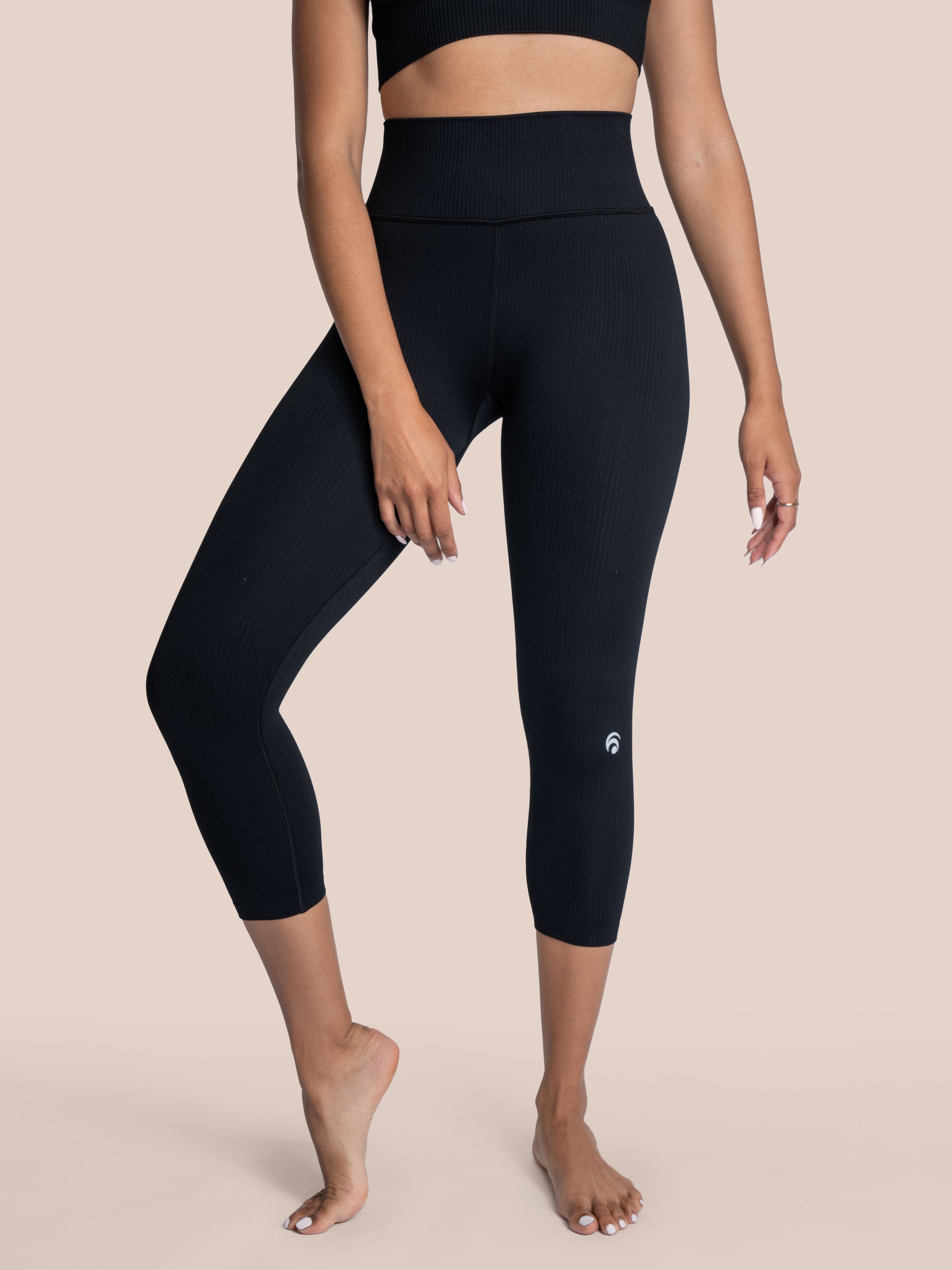Maya Capri Pant - Yoga Short - Black