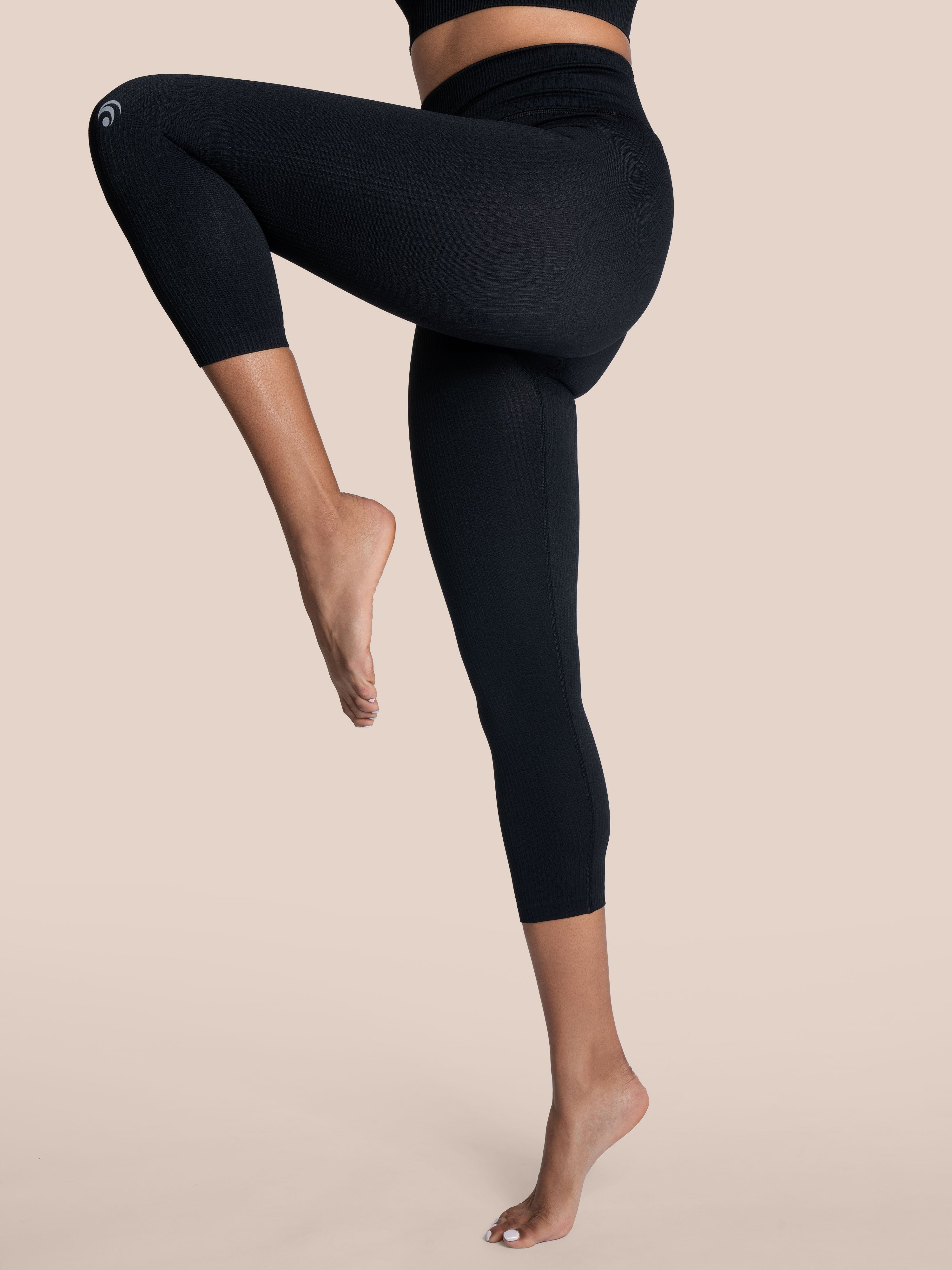 Maya Capri Set - Black - Yoga Set
