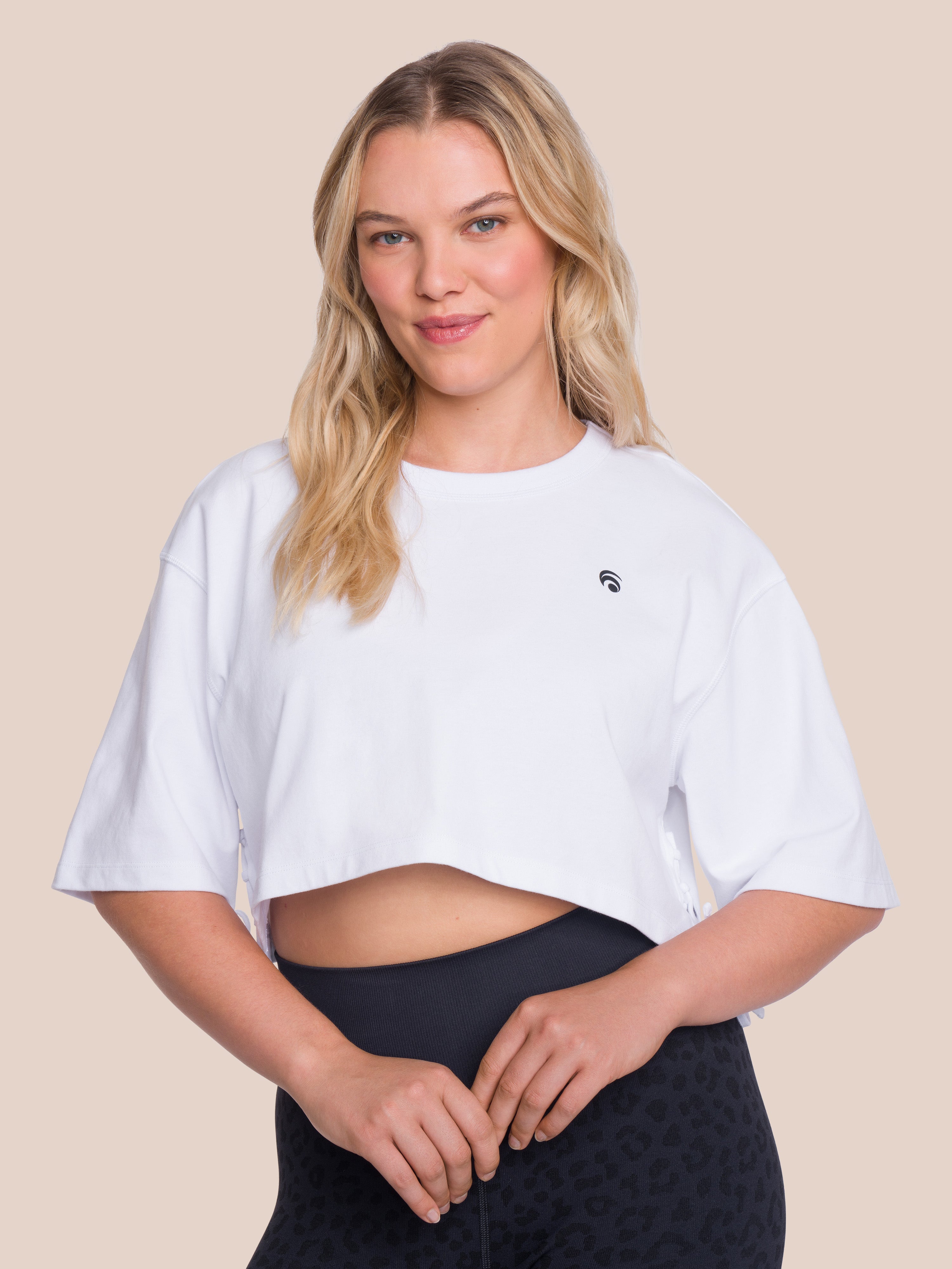 Sky Tee Cropped - Yoga Shirt - White