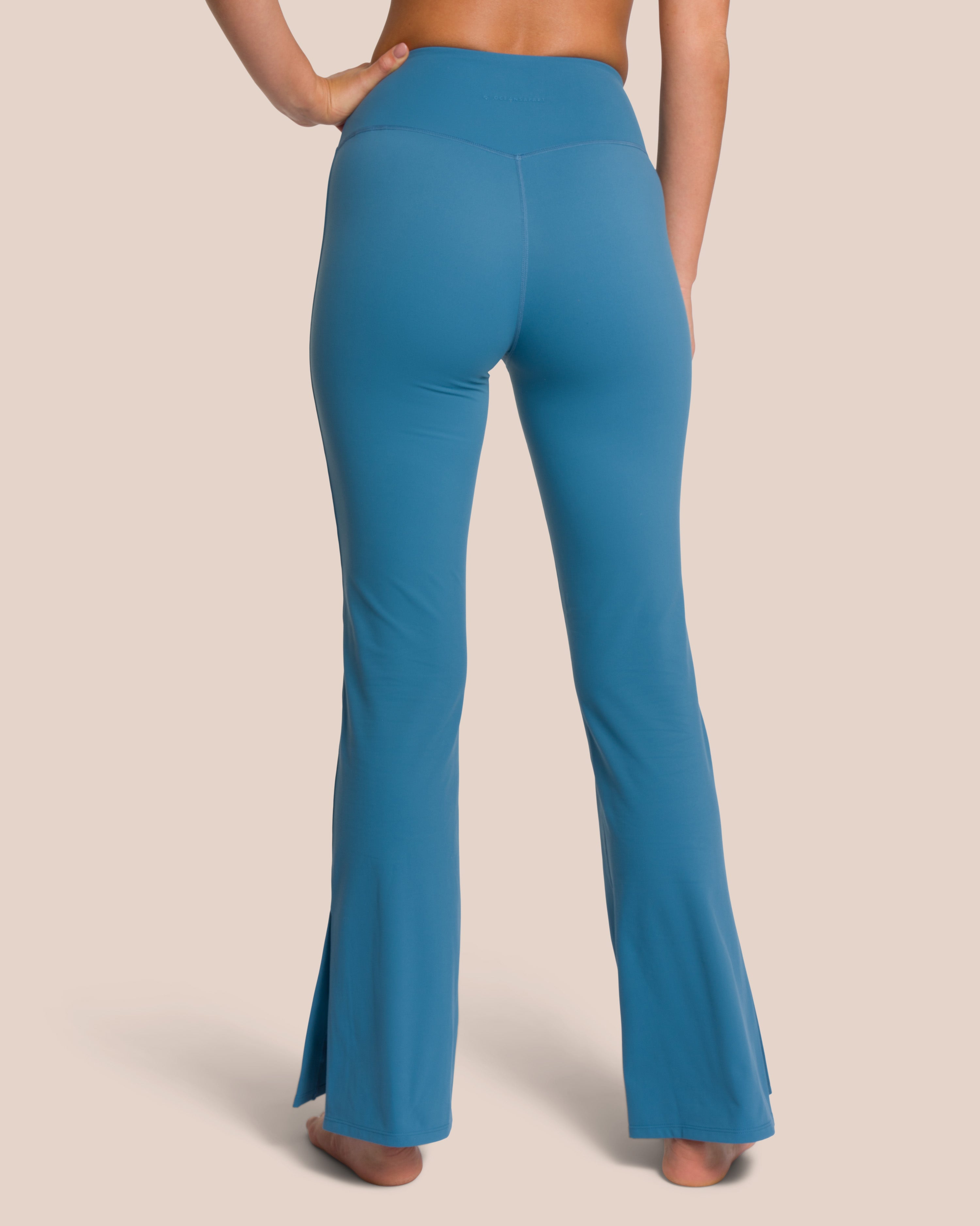 Shania Flared Pant Petite - Yoga Leggings