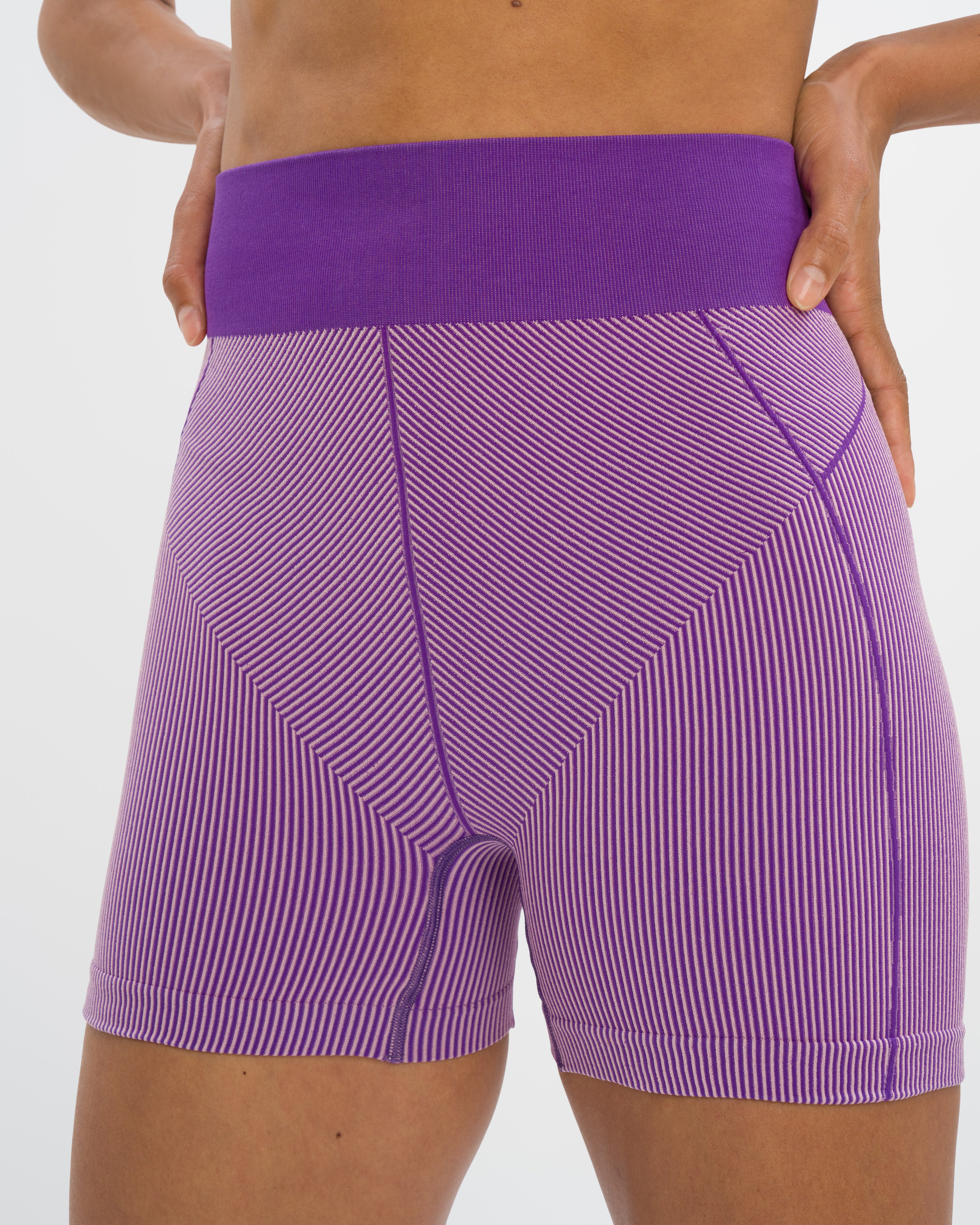 Serena Hotpant - Yoga Short - Purple