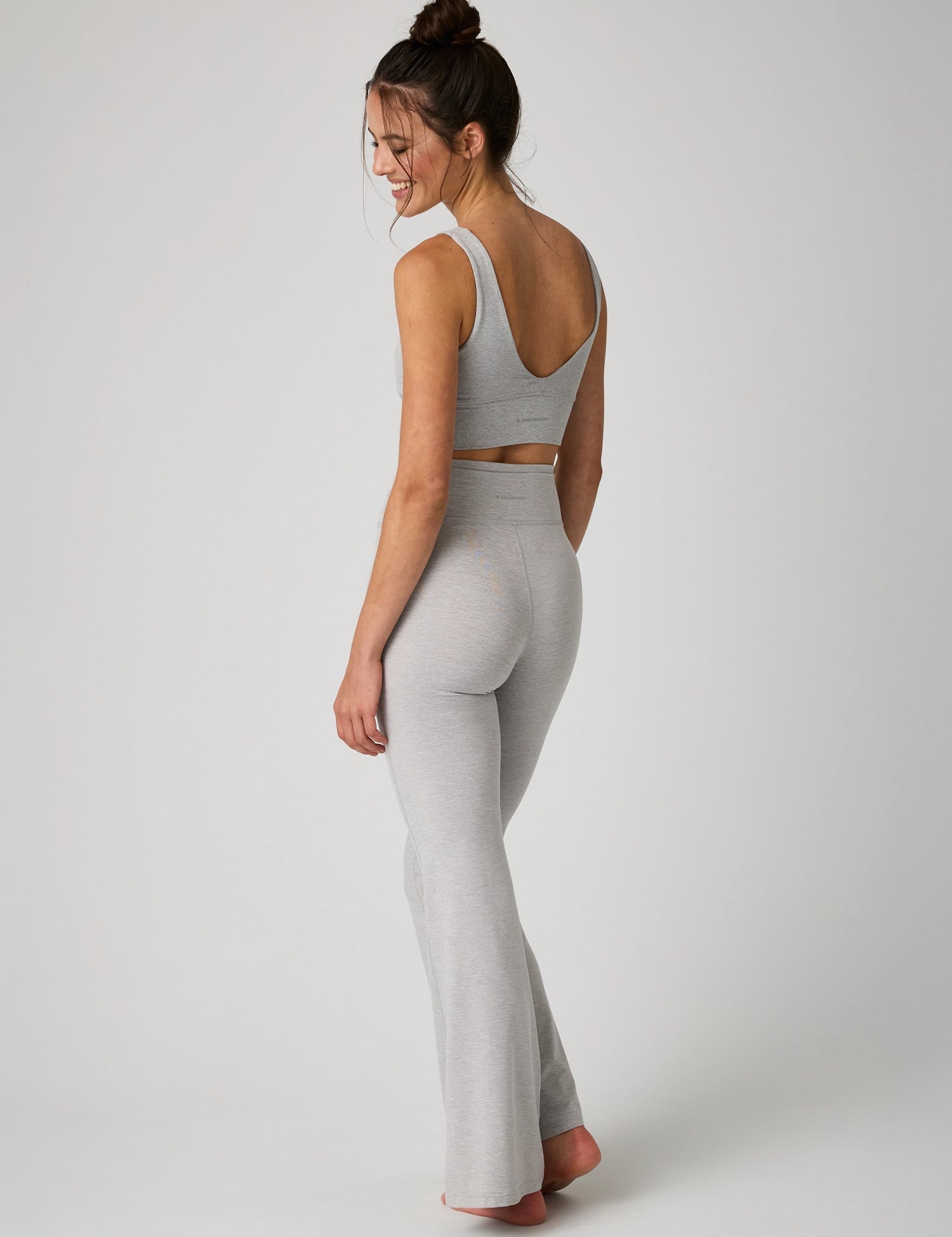 DAHBRA001-DAHPAN001-lightgreymelange_1500x2000_USP-Back1.webp