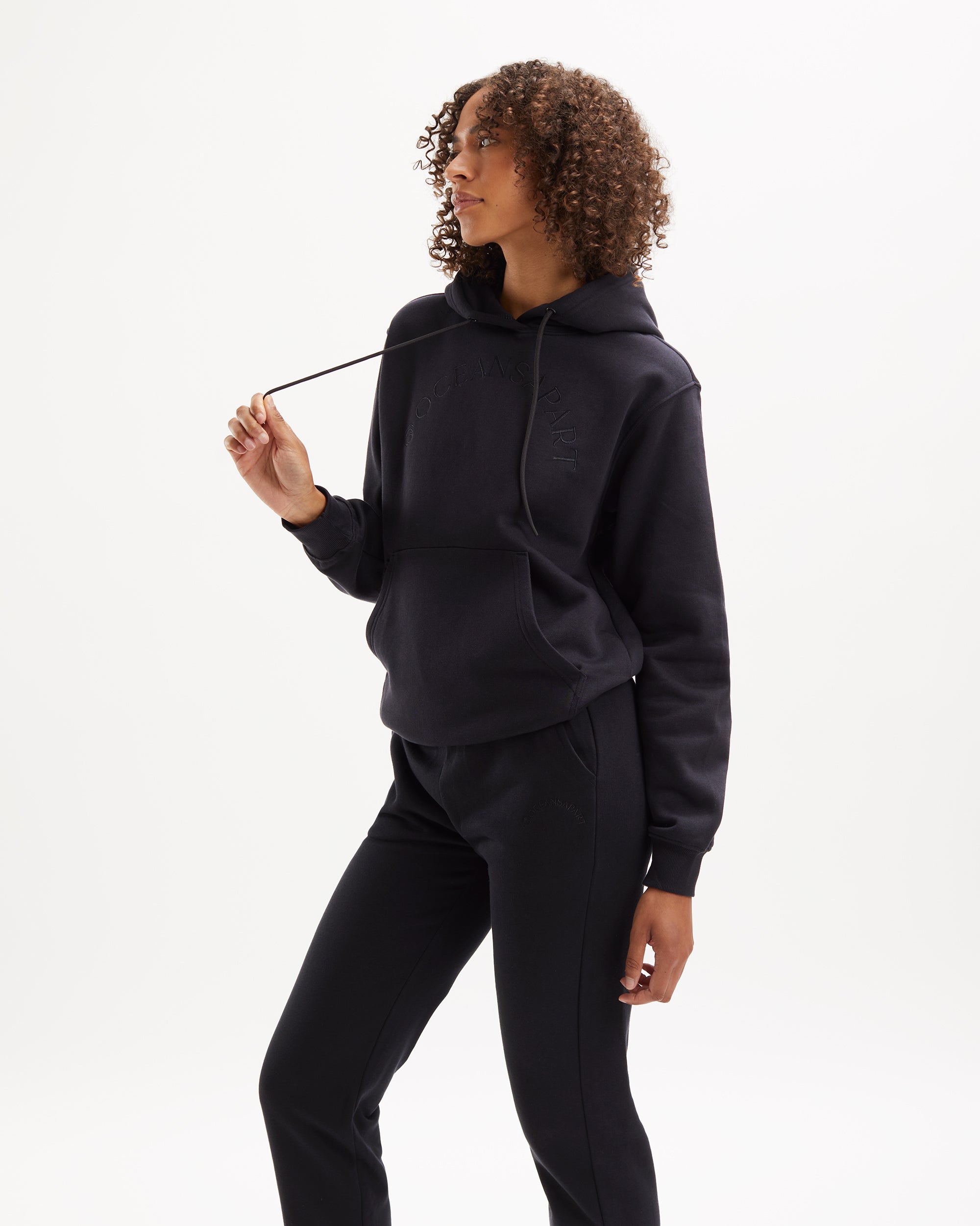 set-charly-sweat-black_02_c798177e-2130-4ca2-bc75-1790b1d869b4.jpg